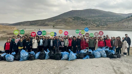 "Doğa İçin Yürü: Ardıçlı Gölü Çevre Temizliği" Etkinliği 